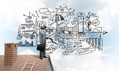 Kamera başlıklı adamla ev güvenliği ve mahremiyet koruması kavramı