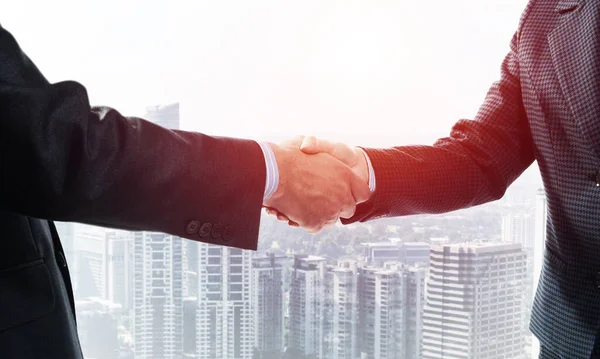 Close-up of the handshake of businessmen. — Stock Photo, Image