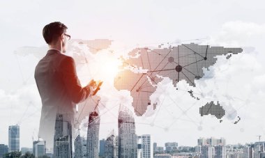 Şehir planına karşı kendine güvenen patronla iş başarısı ve kontrol kavramı