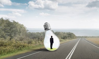 Ampulün içindeki iş adamı