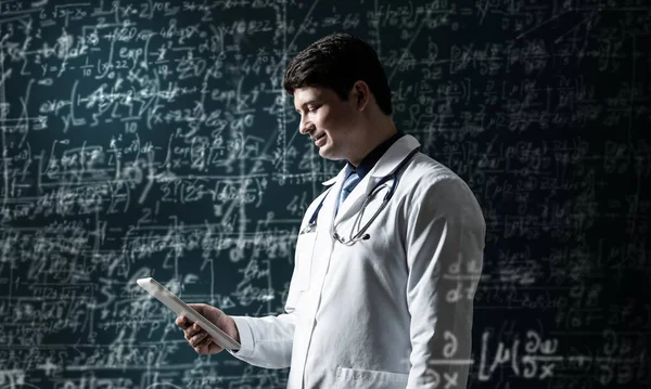 Scientist with tablet — Stock Photo, Image