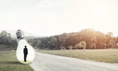 Ampulün içindeki iş adamı