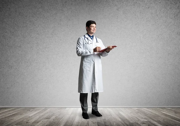 Doctor with tablet — Stock Photo, Image