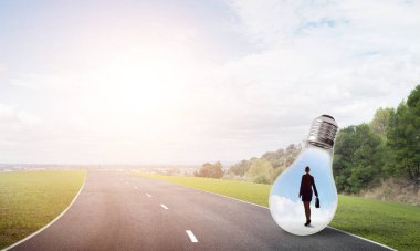 Ampulün içindeki iş kadını