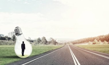 Ampulün içindeki iş adamı