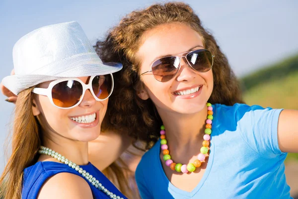 Attractive girls having fun together — Stock Photo, Image