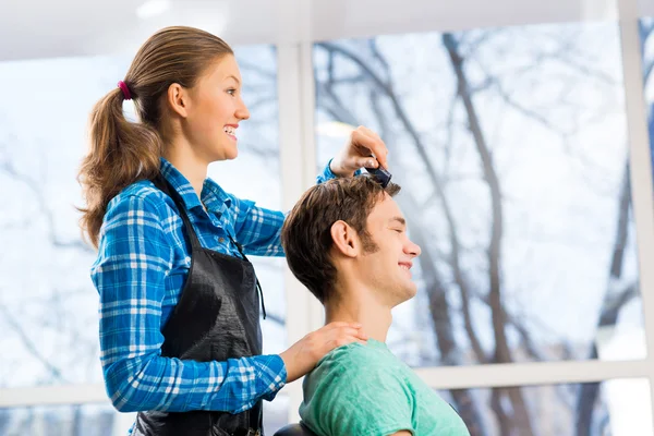 Hairdresser and client — Stock Photo, Image