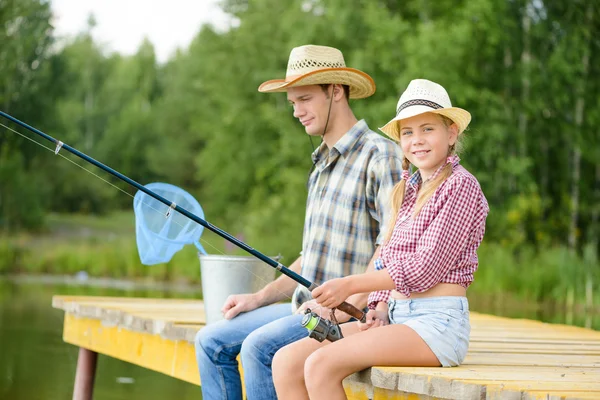 Faderns och dotterns fiske — Stockfoto