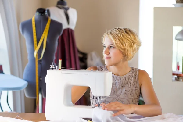 Seamstress at work — Stock Photo, Image