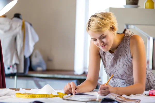 Sempstress at work — Stock Photo, Image