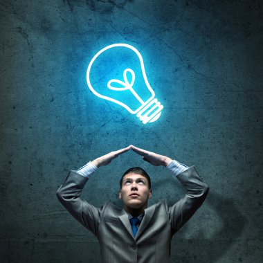 işadamı kafasına silah ile korunması