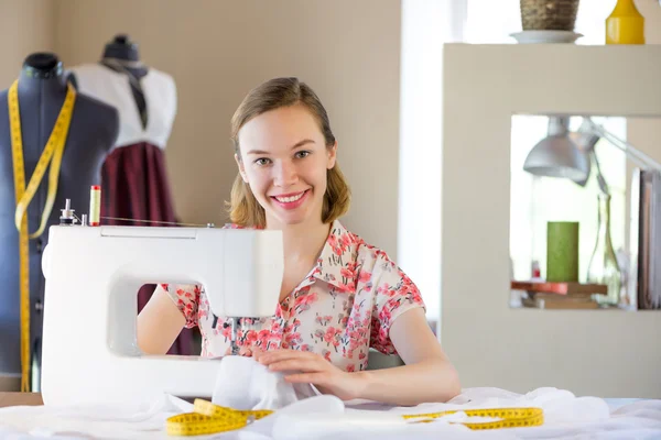 Seamstress at work — Stock Photo, Image