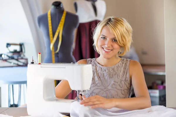 Seamstress at work — Stock Photo, Image