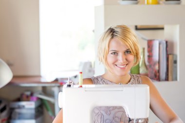 iş yerinde bir terzi