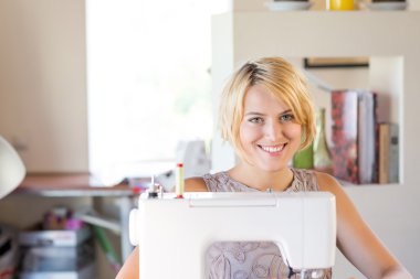 iş yerinde bir terzi