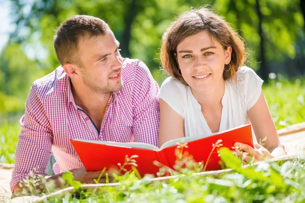 Date in park — Stock Photo, Image