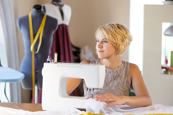 Seamstress at work — Stock Photo, Image