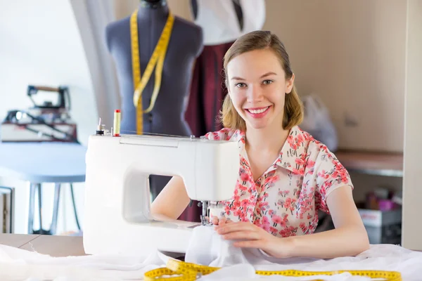 Seamstress at work — Stock Photo, Image