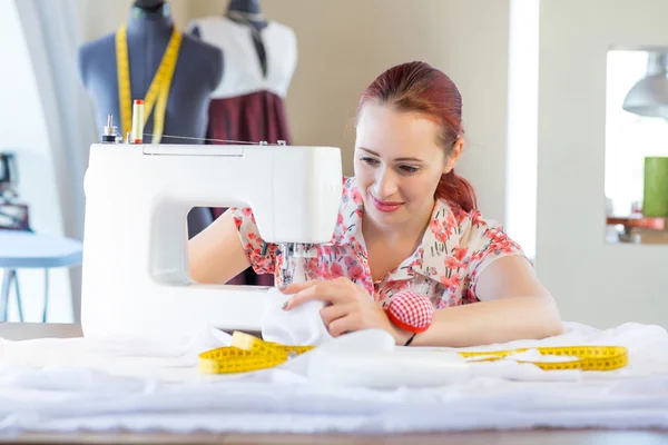 Seamstress at work — Stock Photo, Image