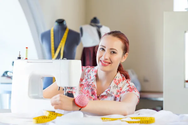 Seamstress at work — Stock Photo, Image