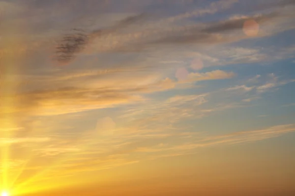 Sonnenuntergang am Himmel — Stockfoto