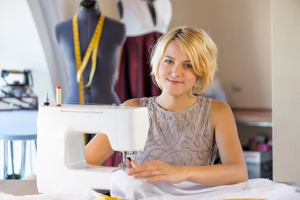 Seamstress at work — Stock Photo, Image