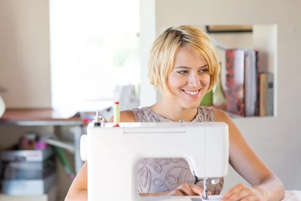 Seamstress at work — Stock Photo, Image