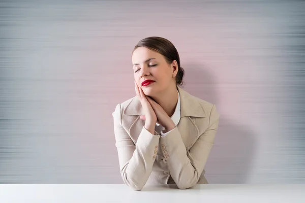 Bonita mujer de negocios — Foto de Stock