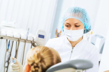 diş hekimi teftiş yapan hasta