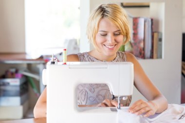 iş yerinde bir terzi