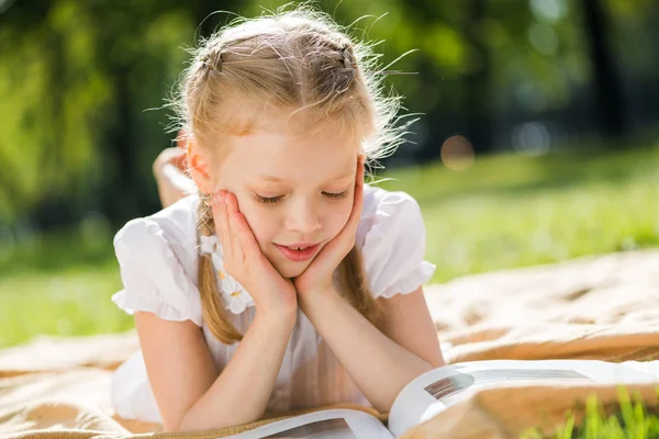 Zomer weekend in park — Stockfoto