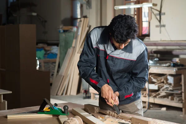 Timmerman op het werk — Stockfoto