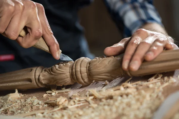 Tischler bei der Arbeit — Stockfoto