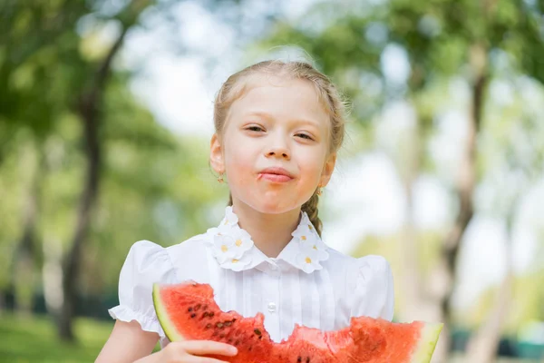 Snålt med vattenmelon segment — Stockfoto