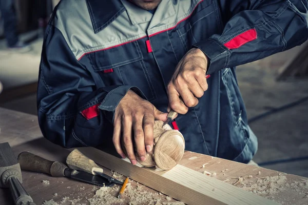 Iş yerinde bir marangoz — Stok fotoğraf