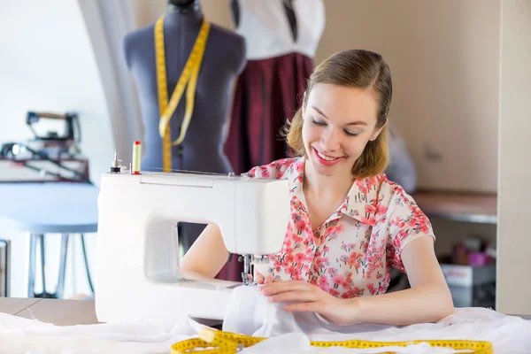 Seamstress at work — Stock Photo, Image