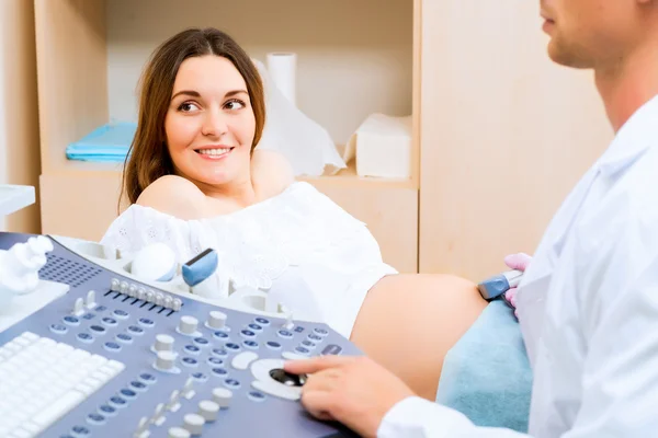 Mujer embarazada. — Foto de Stock