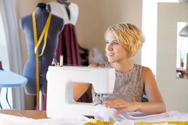 Seamstress at work — Stock Photo, Image