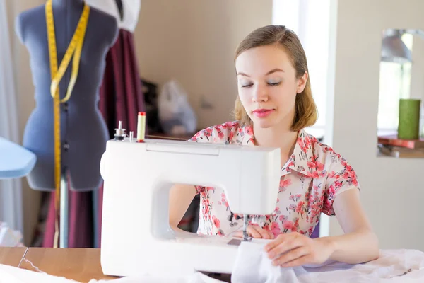 Seamstress at work — Stock Photo, Image