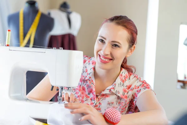 Seamstress at work — Stock Photo, Image