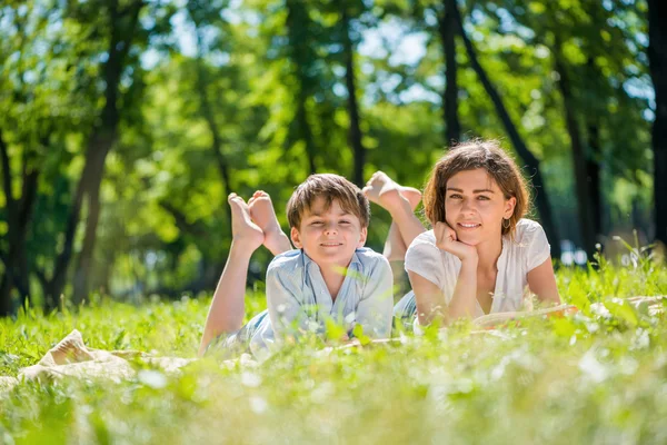 Family at park — Stock Photo, Image