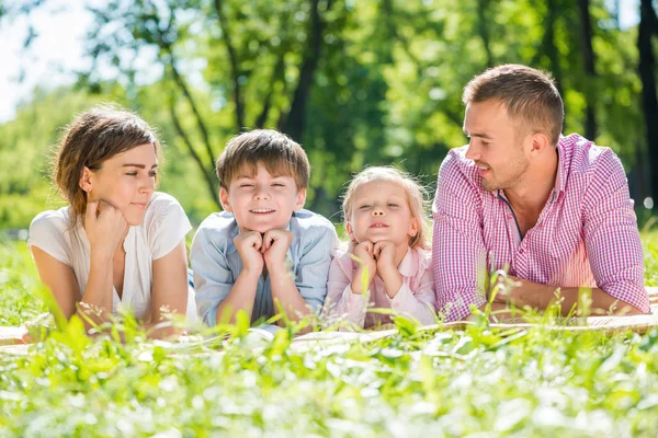 Fim de semana com a família — Fotografia de Stock