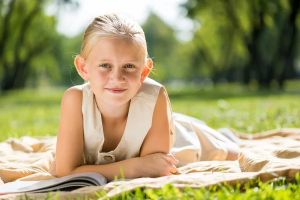 Sommaren helgen i park — Stockfoto