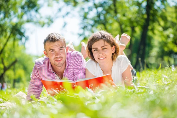 Date dans le parc — Photo