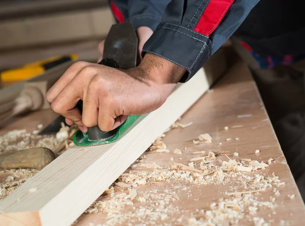 Timmerman op het werk — Stockfoto