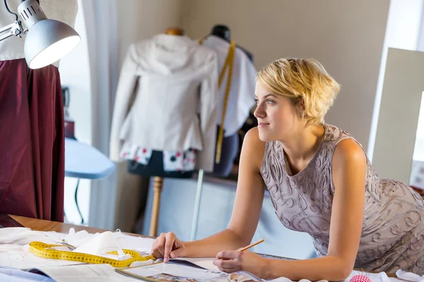 Sempstress no trabalho — Fotografia de Stock