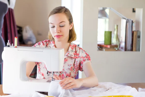 Seamstress at work — Stock Photo, Image