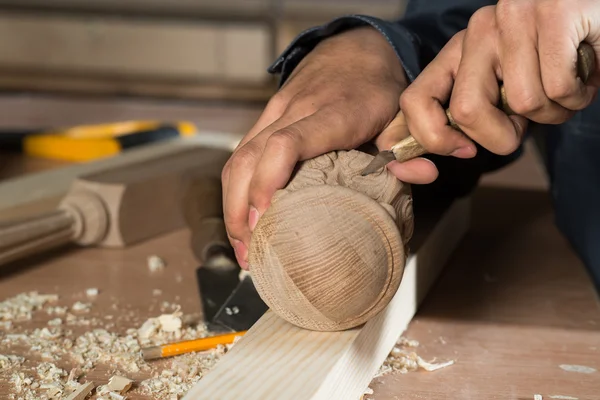 Tischler bei der Arbeit — Stockfoto