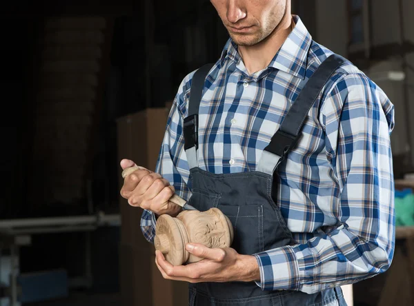 Falegname al lavoro — Foto Stock