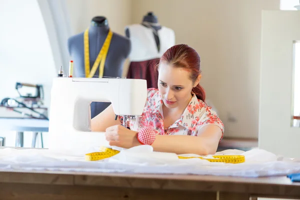 Seamstress at work — Stock Photo, Image